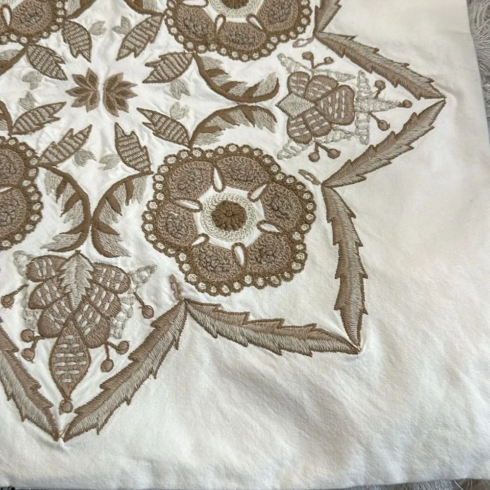 Pottery Barn Cora Medallion Embroidered Pillow Cover 20”x 20” Neutral Tones‎